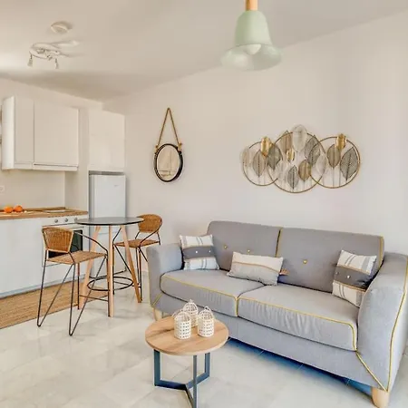 Aetherian Ciel Villas, Cymo Holiday home